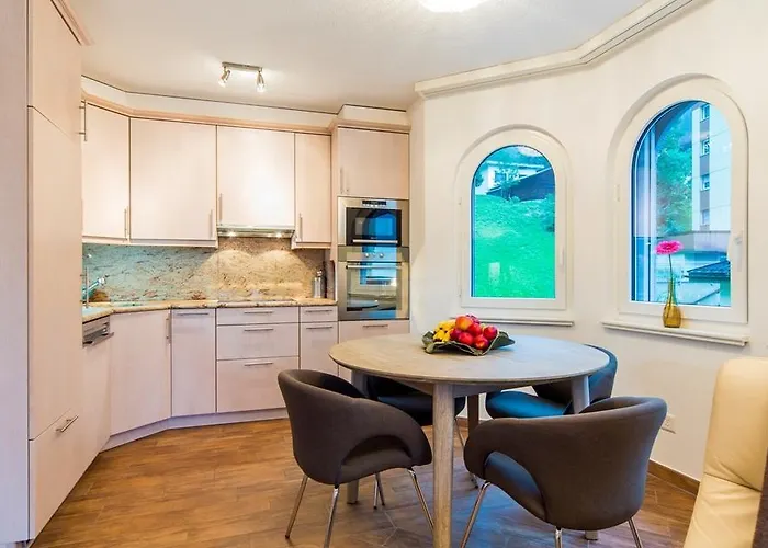 Residenz Ambassador B13 Mit Wellness-fitness アパート *